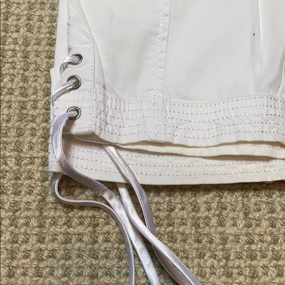 White Capri pants - Picture 2 of 4